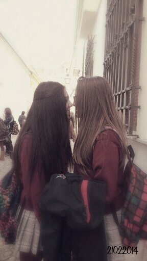 Te encontrarás con las manos llenas y la mente vacía , después te limitarás a verlos pasar como las flores en primavera , te adoro  @jaimejs97