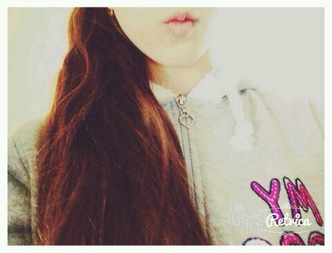 juliasuper472's profile picture. 