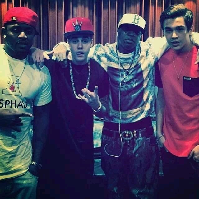 Hola Beliebers:3