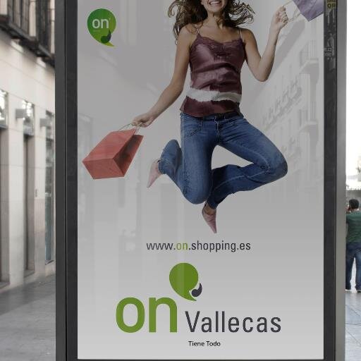 Vallecas Tiene Todo. Nuestra propuesta es acercar al negocio de barrio a las redes sociales y promover un consumo responsable. #EntreTodosPodemos