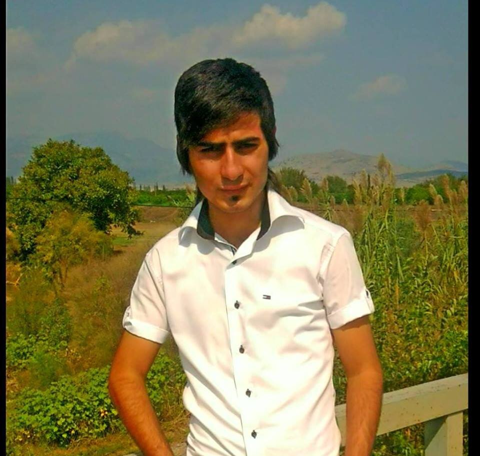 Futbol Fanatiği,Arabesk Müzikleri Severim