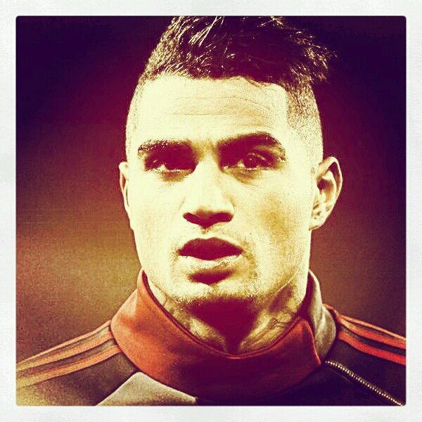 Ehy,ora sei entrato\a nel mio Profilo ed ora mi twitti :) Amo Kevin Prince Boateng ❤