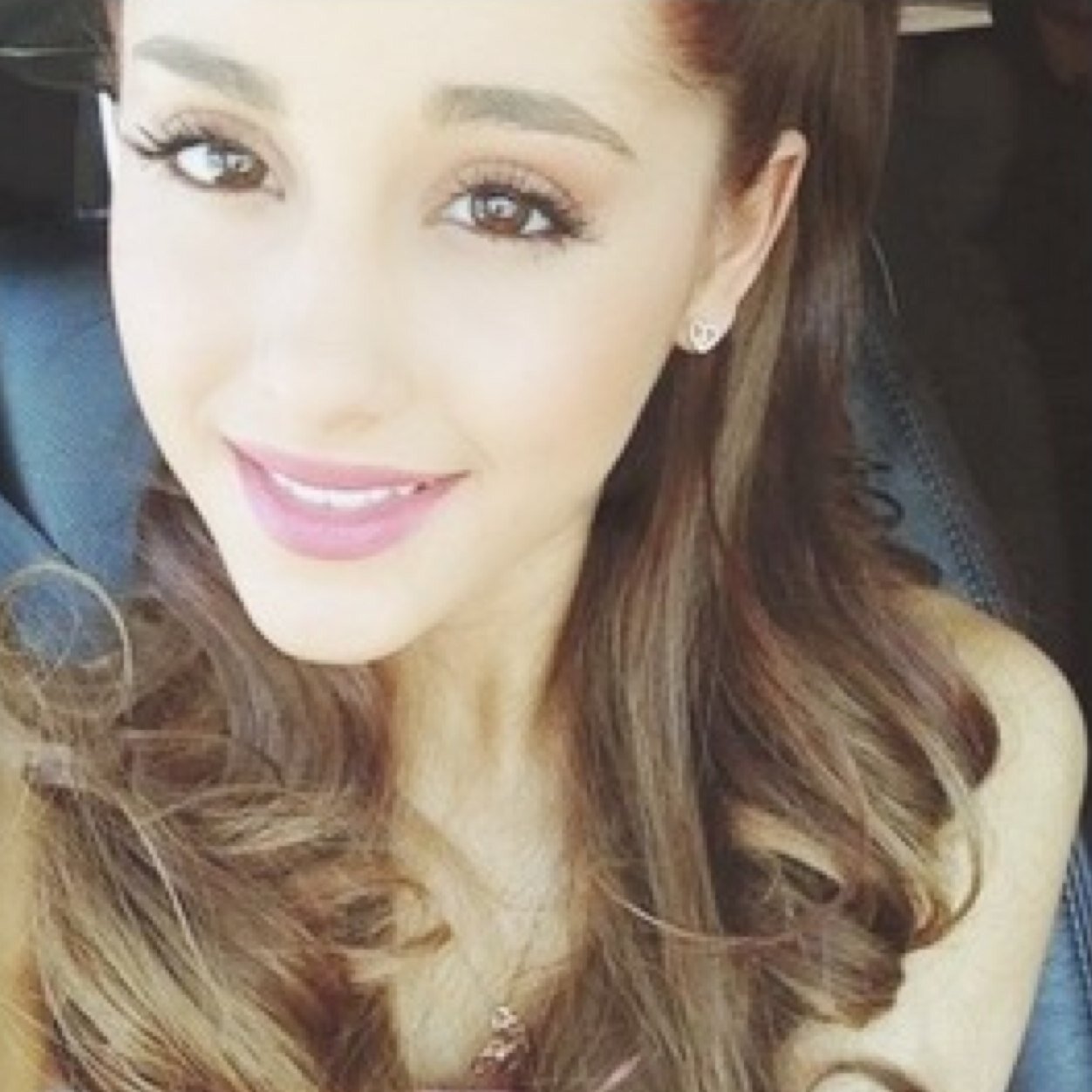 ariana 20 single etero|| hi stalker love you ✌️❤️