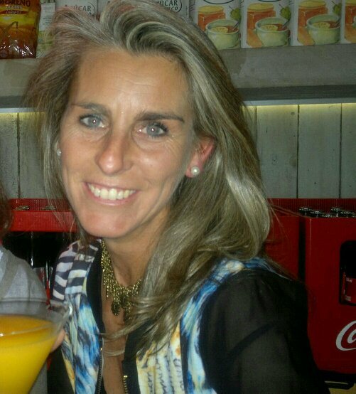 ElenaOzores's profile picture. 