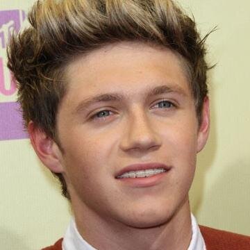 i like food and one direction pls follow me, im fun to hang out with...xxxx
