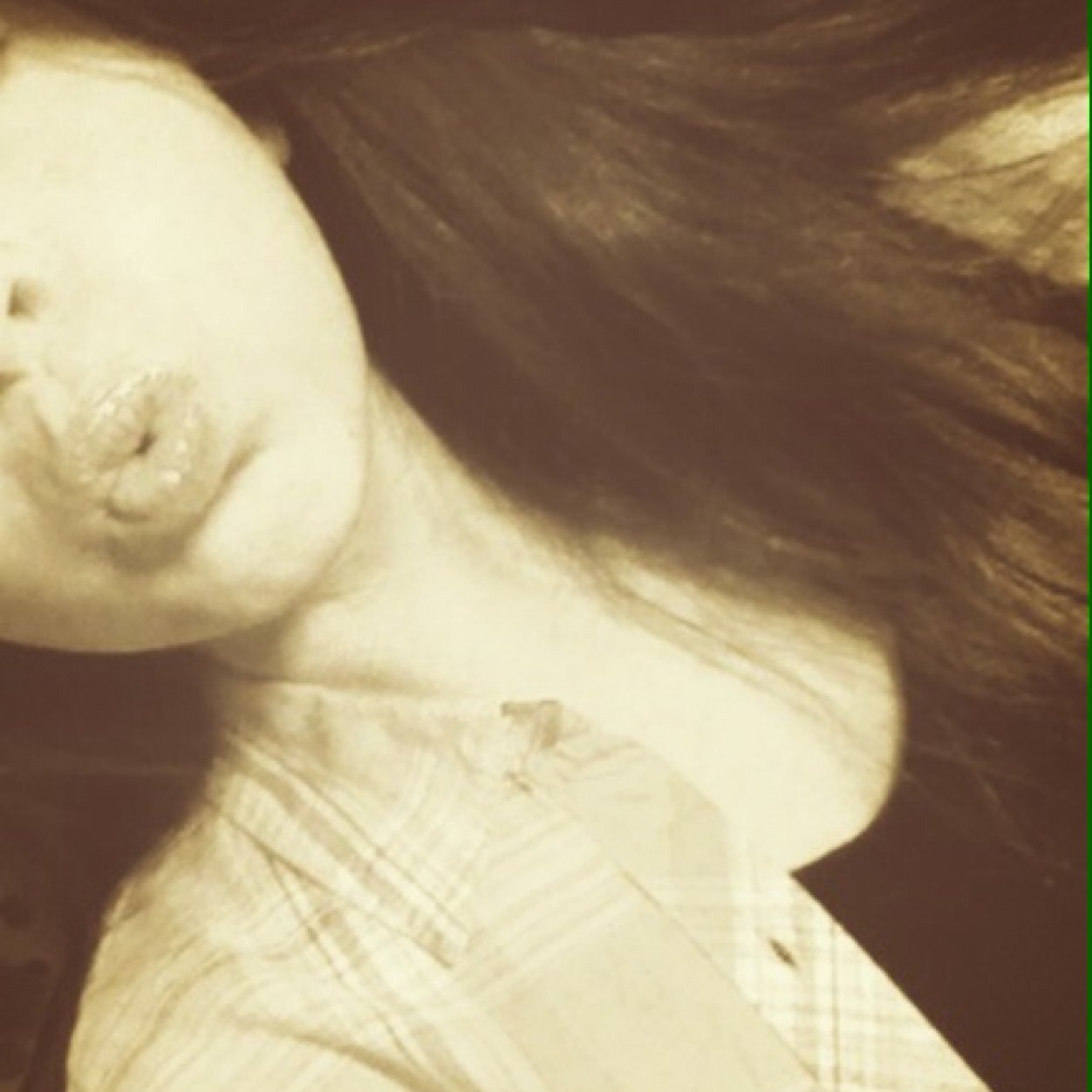 Love everybody! Keep calm and love Me;) IM SINGLe! But also crushing... I love to sing. I love to hunt and fish. Im 16 years old. So yeah.