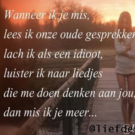 vrienden gaan boven ales