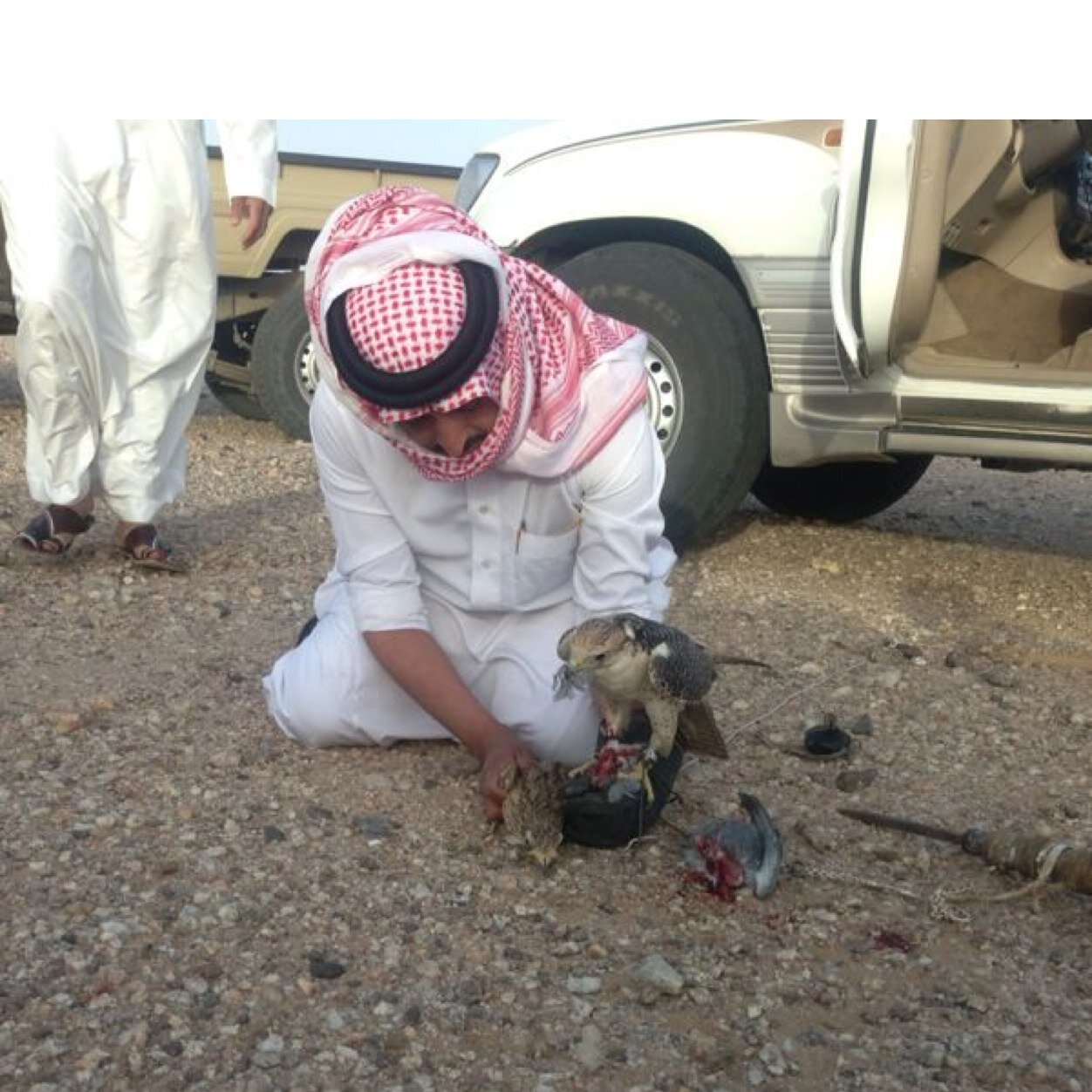 عشنا وعايشنا وجربنا الحياة
مابه حياه ولا غناه بدون دين 

ولابعد ذكر الله وحب الصلاة 
الا علوم الطيب بين الطيبين
