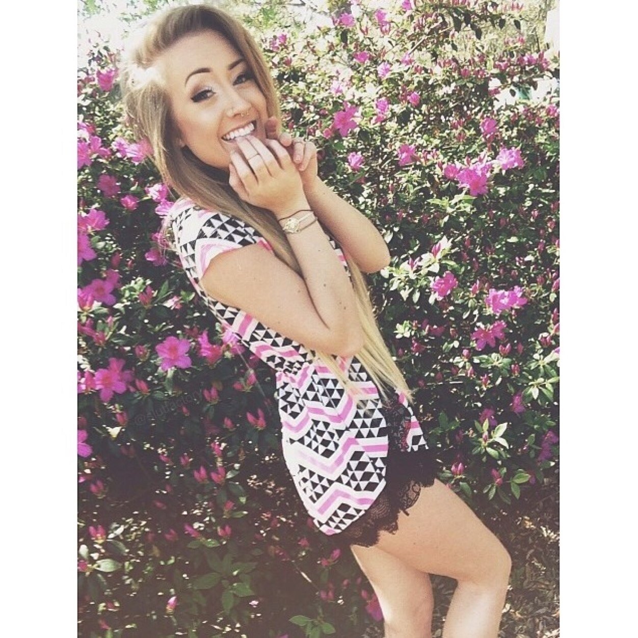 Slutfactory here! I love ice cream, long boarding, Emblem3, 
Henna Tattoos are life. 
Goodvibes only. Stay positive ✌️
****RP****