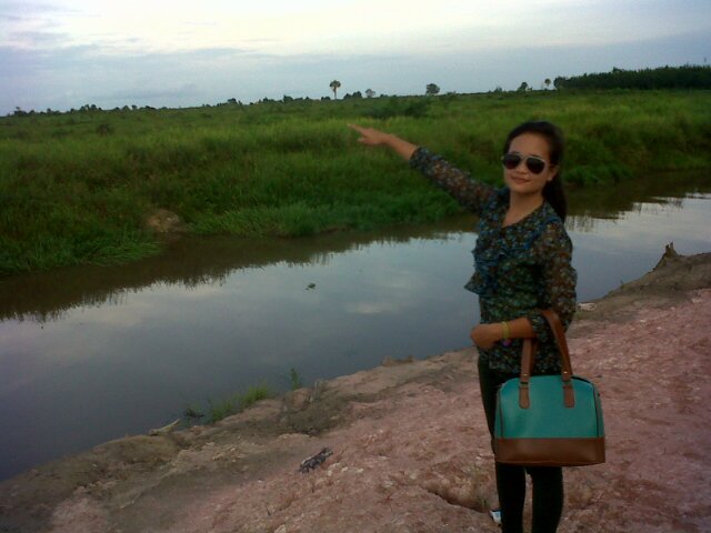 Menjadi diri sendiri itu lebih baik ,,dari pada harus menjadi bayang-bayang perkataan ☺яåήĞ  ..yakin pada kata hati ♥♥ ,semoga sukses