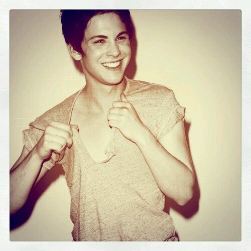 ThayILI's profile picture. as long as you fuck me