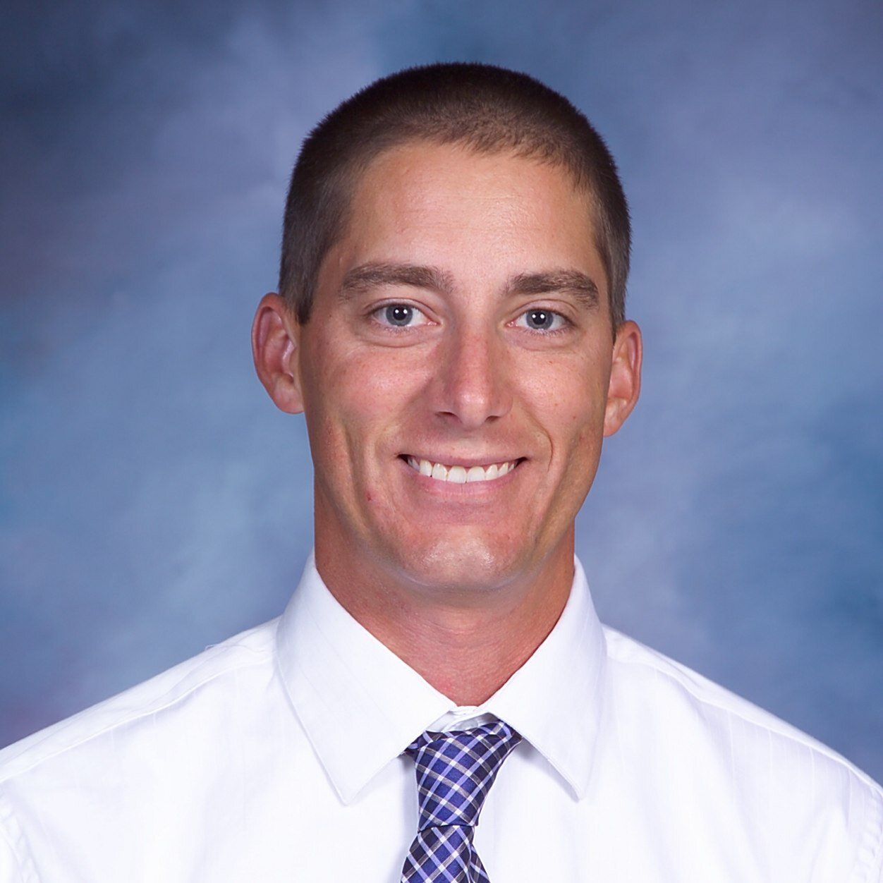 Husband, Dad, Teacher and coach at Liberty High School. #BOLTS #L2L