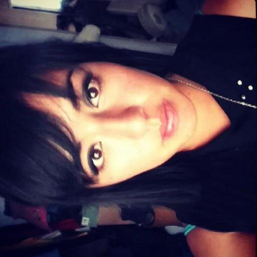 Reminiscencias y pensamientos. #Followback Me gusta el rock, la poesía, el amor y tener amigos tuiteros. #TEAMDAFNEHURLEY
