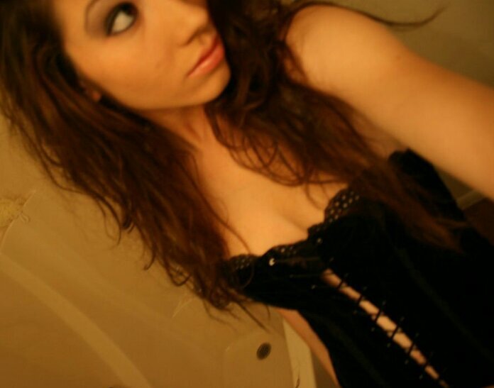 hornyashley69's profile picture. Kik ashleyt_23. I'm bi, more into pussies. I usually block people w/o a prof. pic on kik. I prefer pussy and like girls more than guys.