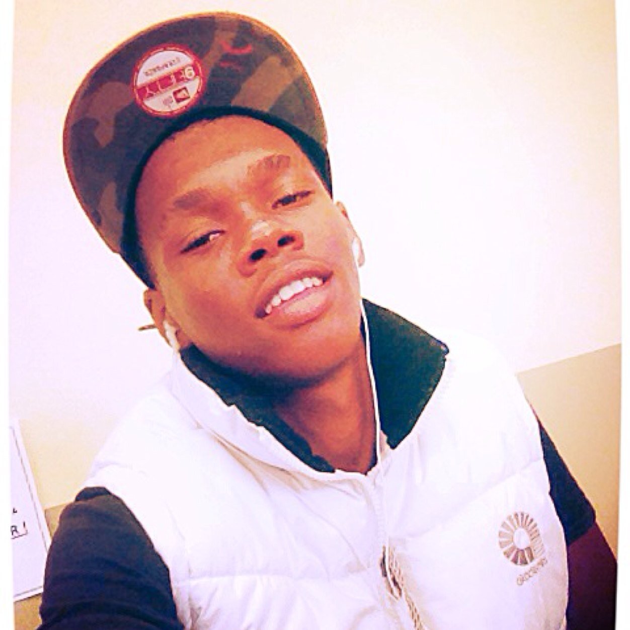 6 ion fuck with lames i keep shit 6 If u looking for me im somewhere smoking on dope #free my brother... Ladarius and noah #AlmightyGang
