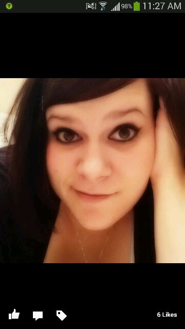 hey_wels's profile picture. live.laugh.love