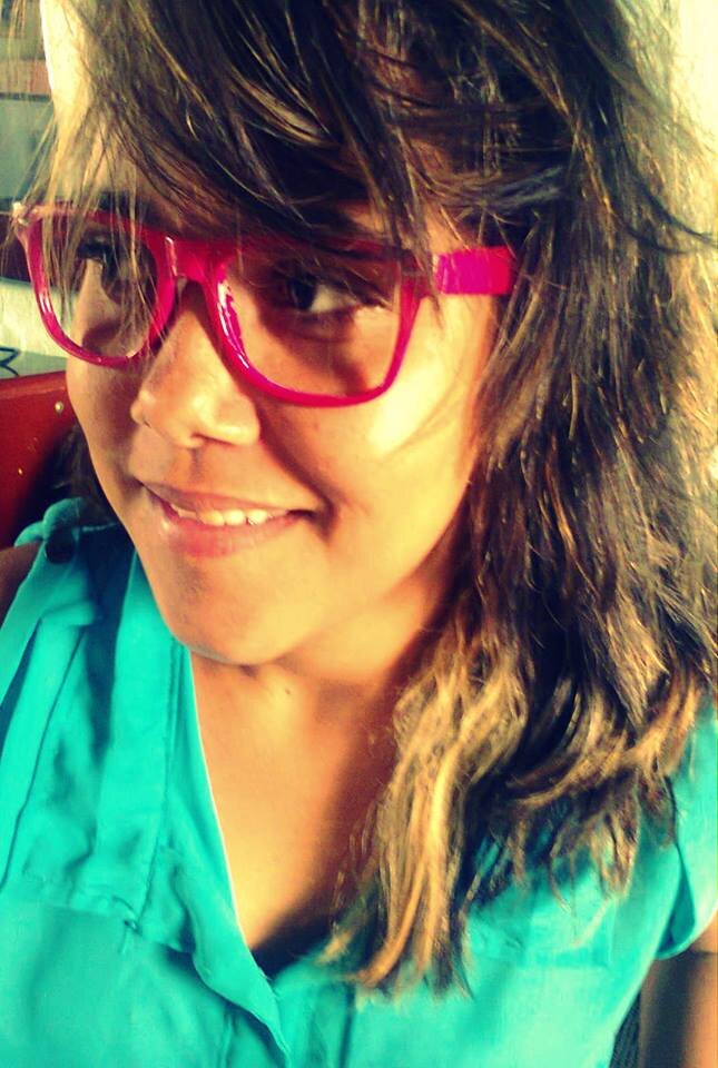 Sou Chata, cheia de Manias, nada é fácil de Lidar más sou Sincera ao extremo, E sinceramente, prefiro pessoas exatamente como Eu..Absolutamente Inperfeitas *-*