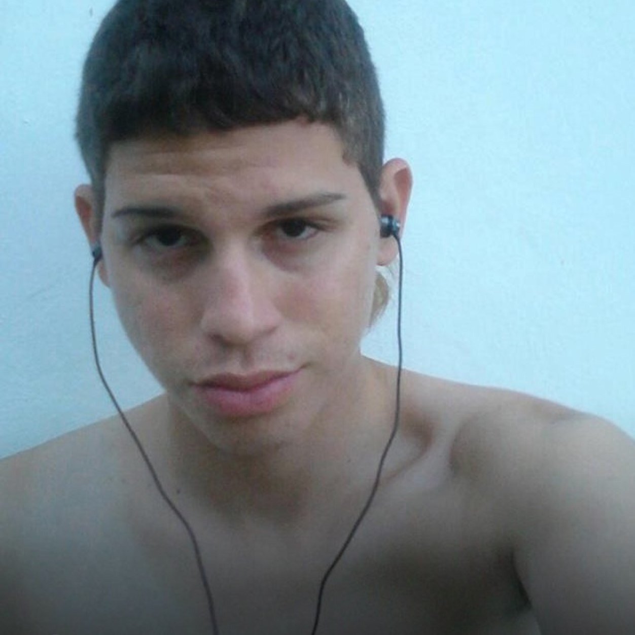 coolsexybicth's profile picture. Jajajajjaajaj love is shit jajajajajajjjaj