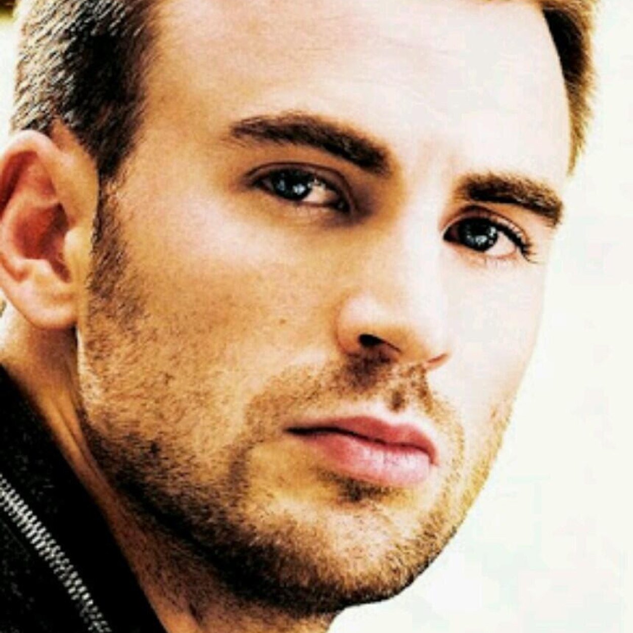 torchy_cap's profile picture. My level of peace – is never going to be dictated by acting. My Prince, my King, my Mischief maker, @snakehipstommy.