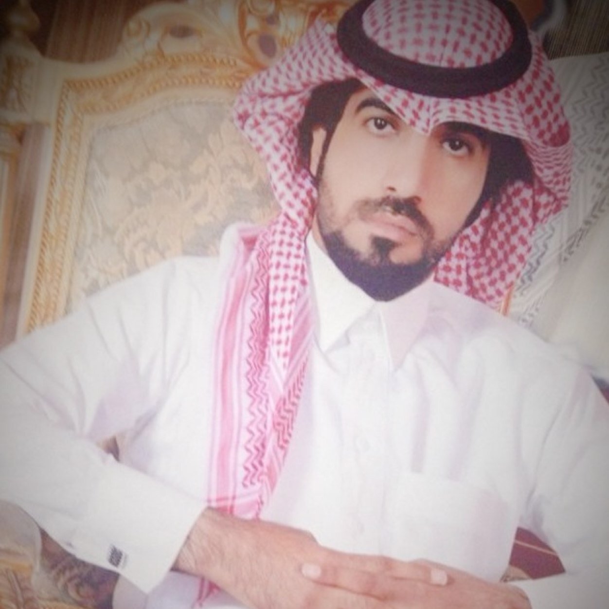 : و بَعضُ المَشآعر ذَنبٌ نَرتكِبهُ بِحقِ أنفُسِنآ ❊⋮,