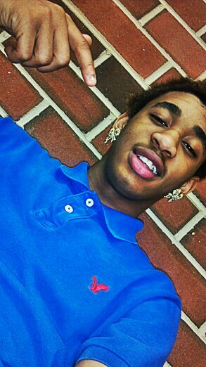 im headed straight to the top⇧⇧ & if that dont work im headed straight to the block