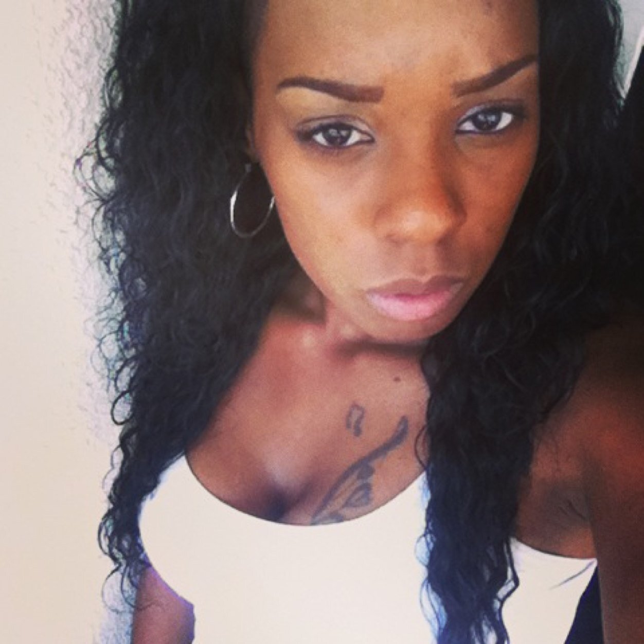 What's up twitter' im Lilly , 23 , amazing personality , lucky for those that get to experience such a thing  , Blessed by the best , #DramaFree #SuckaFree