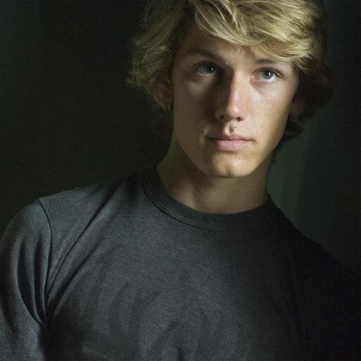 I'm Ashland. I'm 16.. I'm the son of Jace and Clary. (RP)