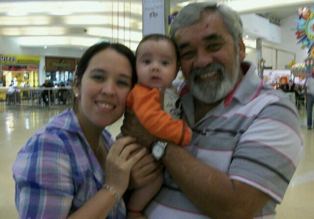 Tuve el mejor padre del mundo..Dios lo tenga en la gloria..lo amare por siempre..soy distinta desde q no esta...