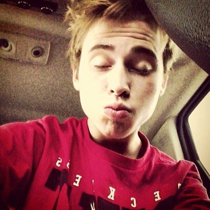 MY IDOLS JUSTIN/FITH HARMONY/DEMI Wify camilla and Dinah BIEBER FITH AND LOVATIC LAND much love to all of you folollow me I WONT GIVE UP TILL THEY FOLLOW ME