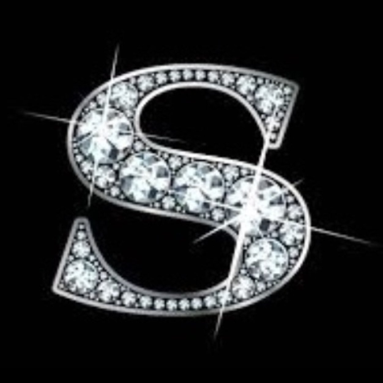 eSocialSociety's profile picture. Elite Social Society is a social club for professionals that promotes unique opportunities for its members to socialize, network, and give back. - Be Social.