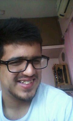 Footballer, student, aspiring engineer.. and a entertainment freak! :D