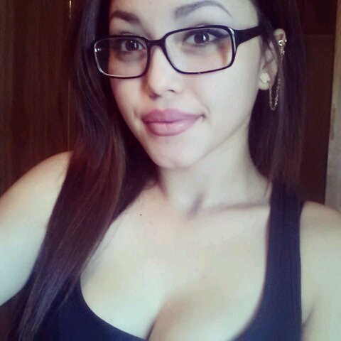 2O9Luz's profile picture. Luz♥ Lesbian
18 youngin 
Mexican, educated & employed. RIP Chino