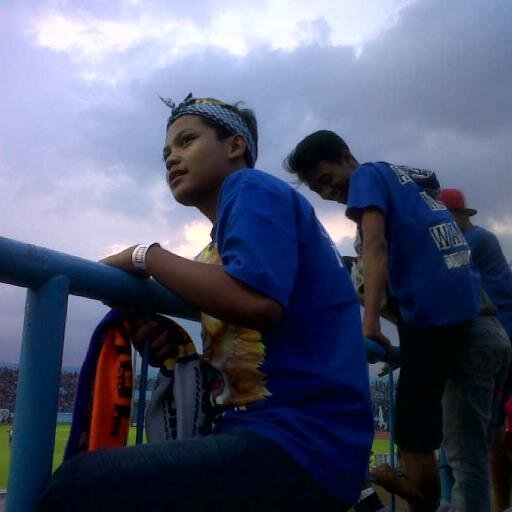 NO NARSIS NO ARTIS , NO RASIS NO ANARKIS