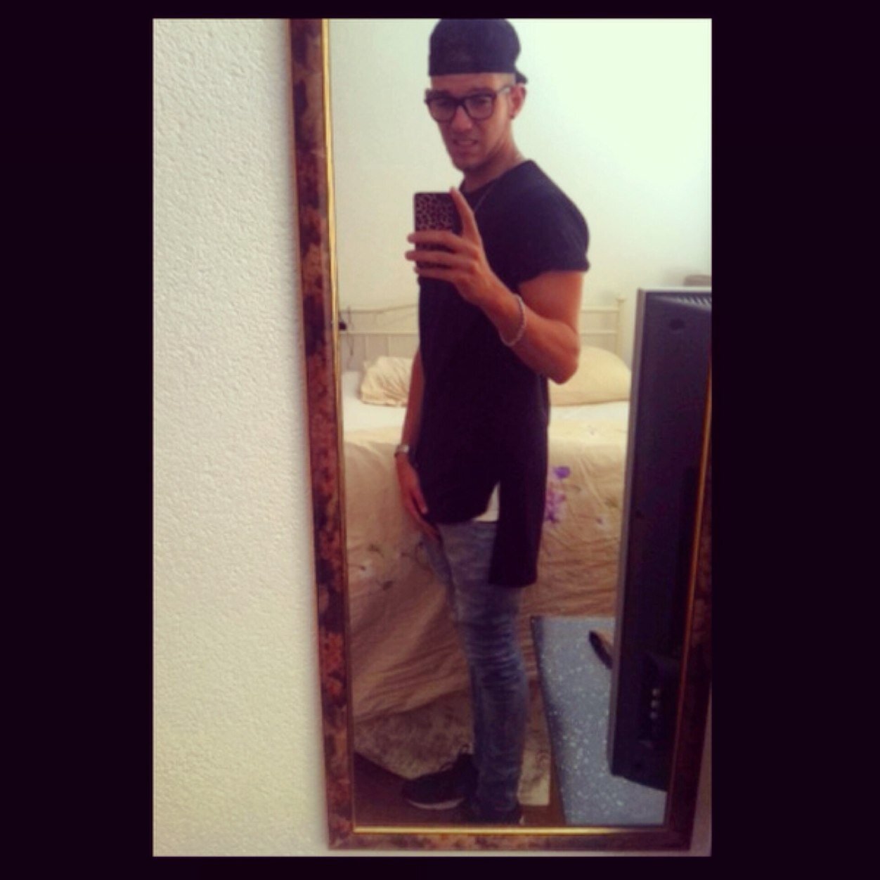 follow instagram @martyn076 / 18+