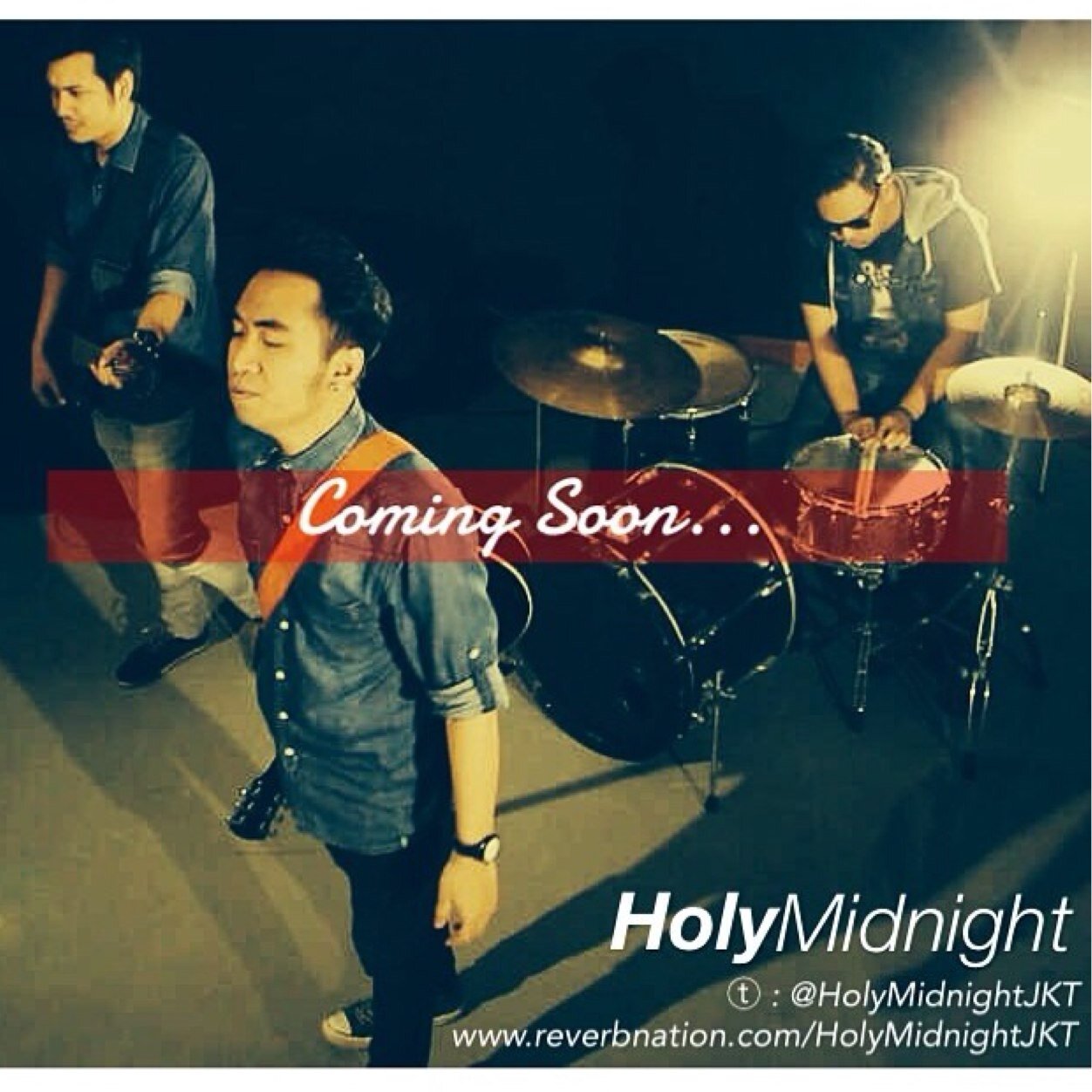 @Chrissadeva, @neldiosugusta, @TargitFIRST | 1st Single I Want to be Free download for free http://t.co/q8ySqjfMy1 | cp: 081296023757