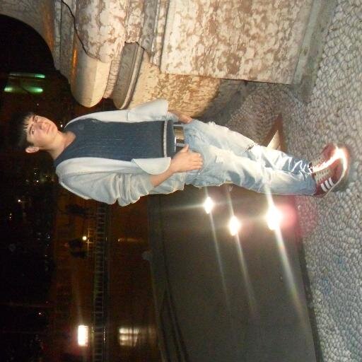 elejdirme's profile picture. hayat edebiyati ve sokaklarda gecer hayatim