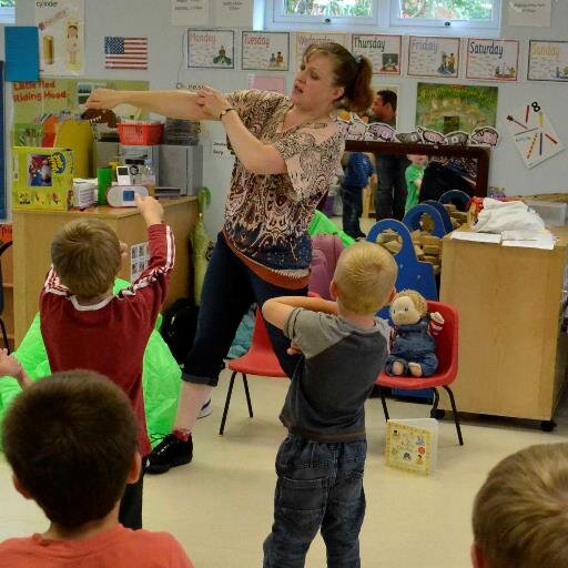Story activity sessions for under 5s and their grown ups by professional storyteller @justinedemierre
http://t.co/67fZzXKDcQ