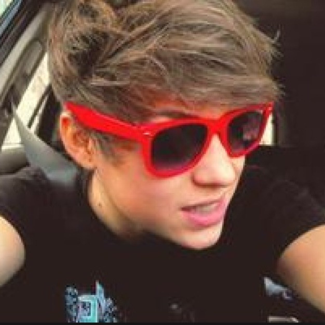 Hello there im quil male wolf best friend is embrey we have pack members that have accounts so you can follow them!! #Shy