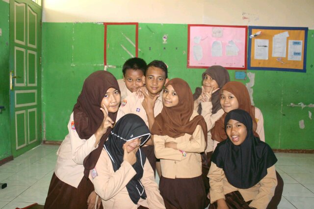 We are bestfriend, we are here together till the end.. Keep calm and make a better world! ☀