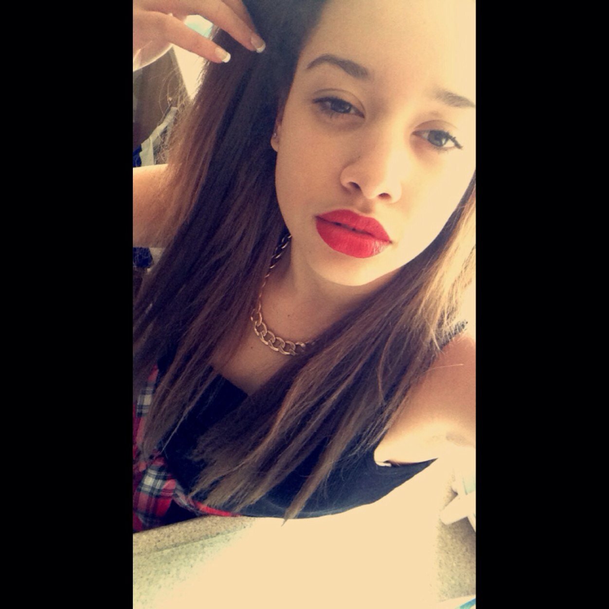 Waiting to be discovered. Yes, i love food&music. Really want to be Jaden Smiths wifeyy. Insta; xoxbrowniexox irl follow back. Y.O.L.O is all i have to say