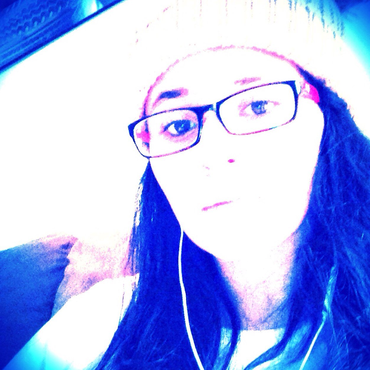 Hi my name is hanya welcome to my page i am a song writer although im really young i have done many of the that moment posts
If you want them just message me