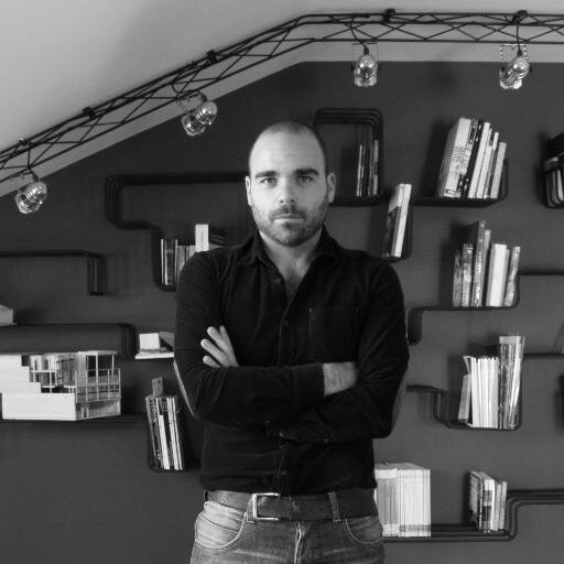 Arquitecto, arquitecto técnico y apasionado de todo lo relacionado con la materialización de ideas y pensamientos. Todo esto en https://t.co/eBvsS79AfO
