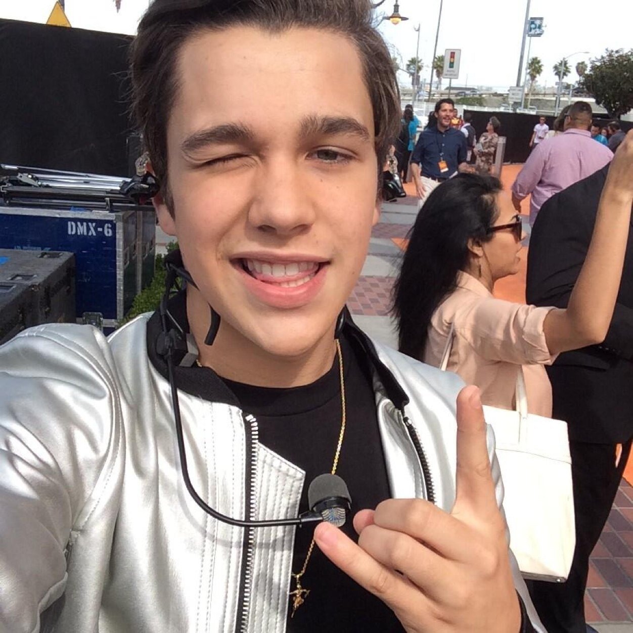 MAHOMIE+JASMINATOR♥#1..nuff said.Austin Mahone is my life!! I support him in all that he does! Jasmine Villegas Helped me through everything MY ROLE MODEL !♥