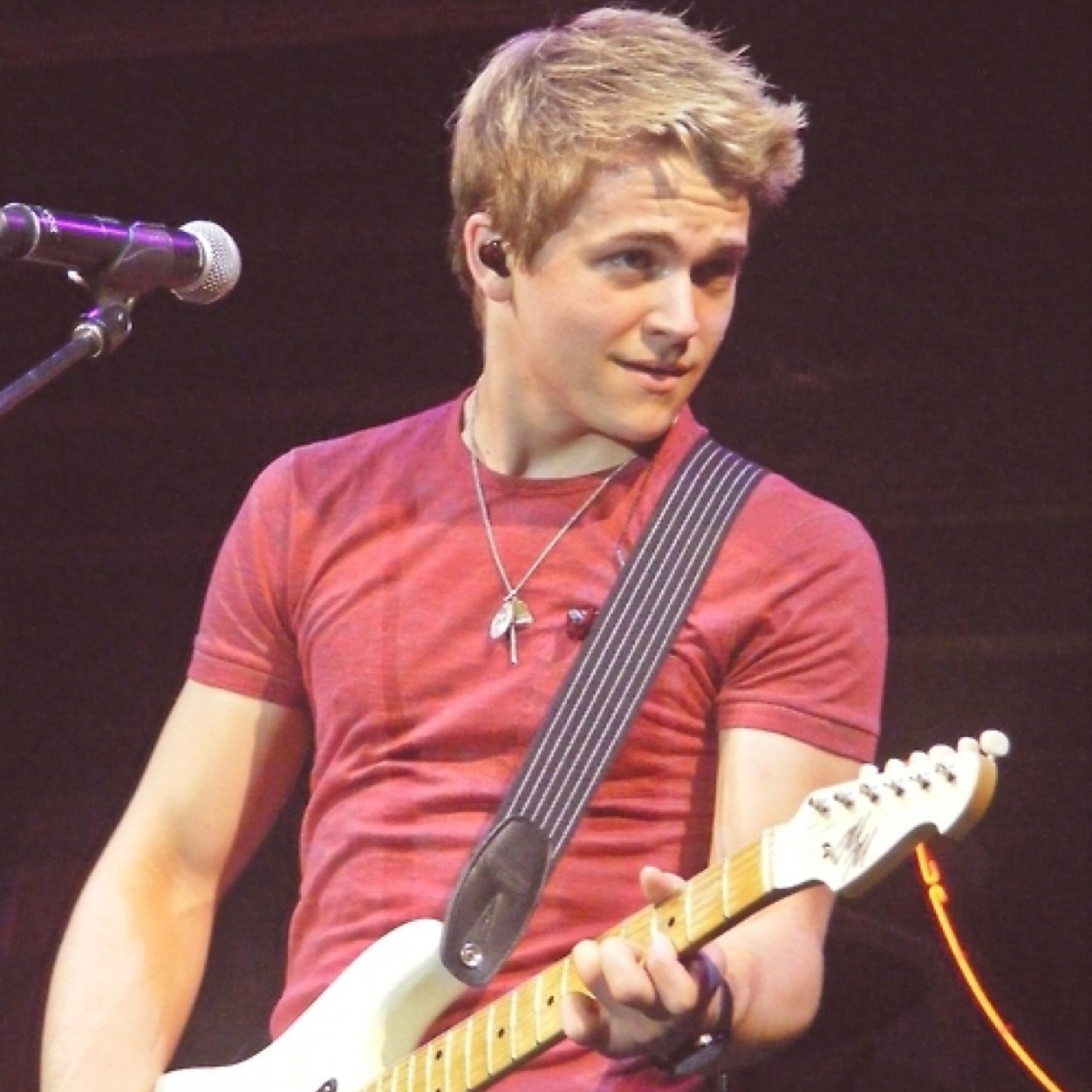 Hayniac for life!!@HunterHayes is AWESOME!!Love all Hayniacs!Ps: I follow back :)