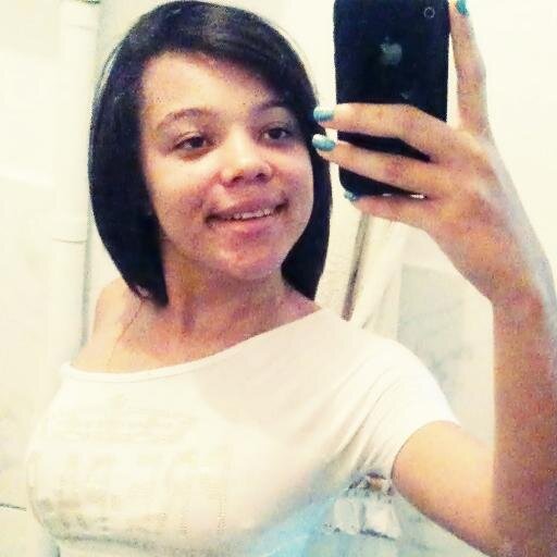 Cuide de quem corre do seu lado e quem te quer bem essa é a coisa mais pura ♪