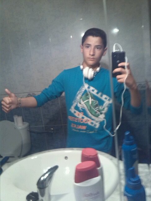 dando gerra desde 14-11-98 , en mi rratos libres la caza y el atletismo