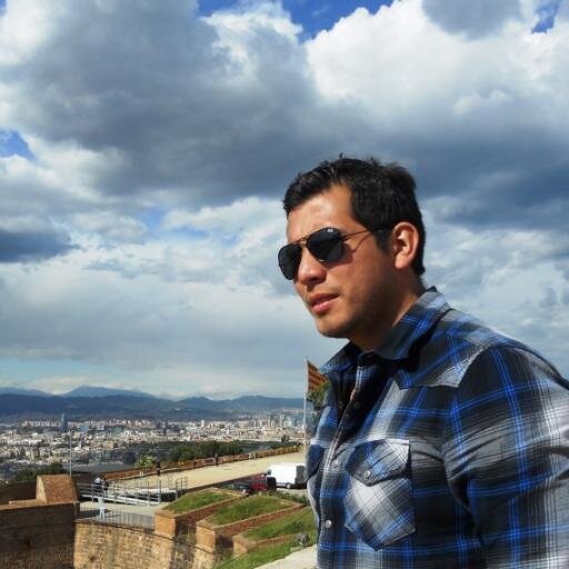 Soy del C.S. Emelec desde el vientre de mi madre, auditor y financiero por necesidad, futbolista por pasión....