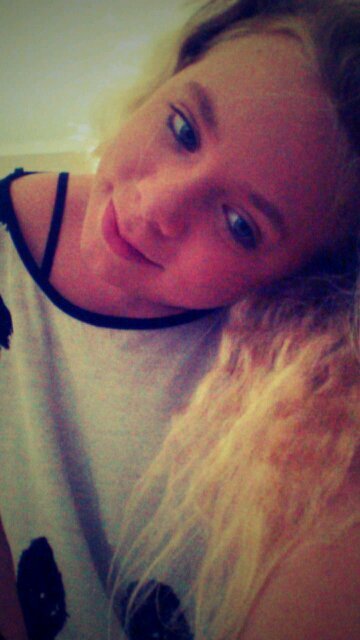 sarha1002's profile picture. 