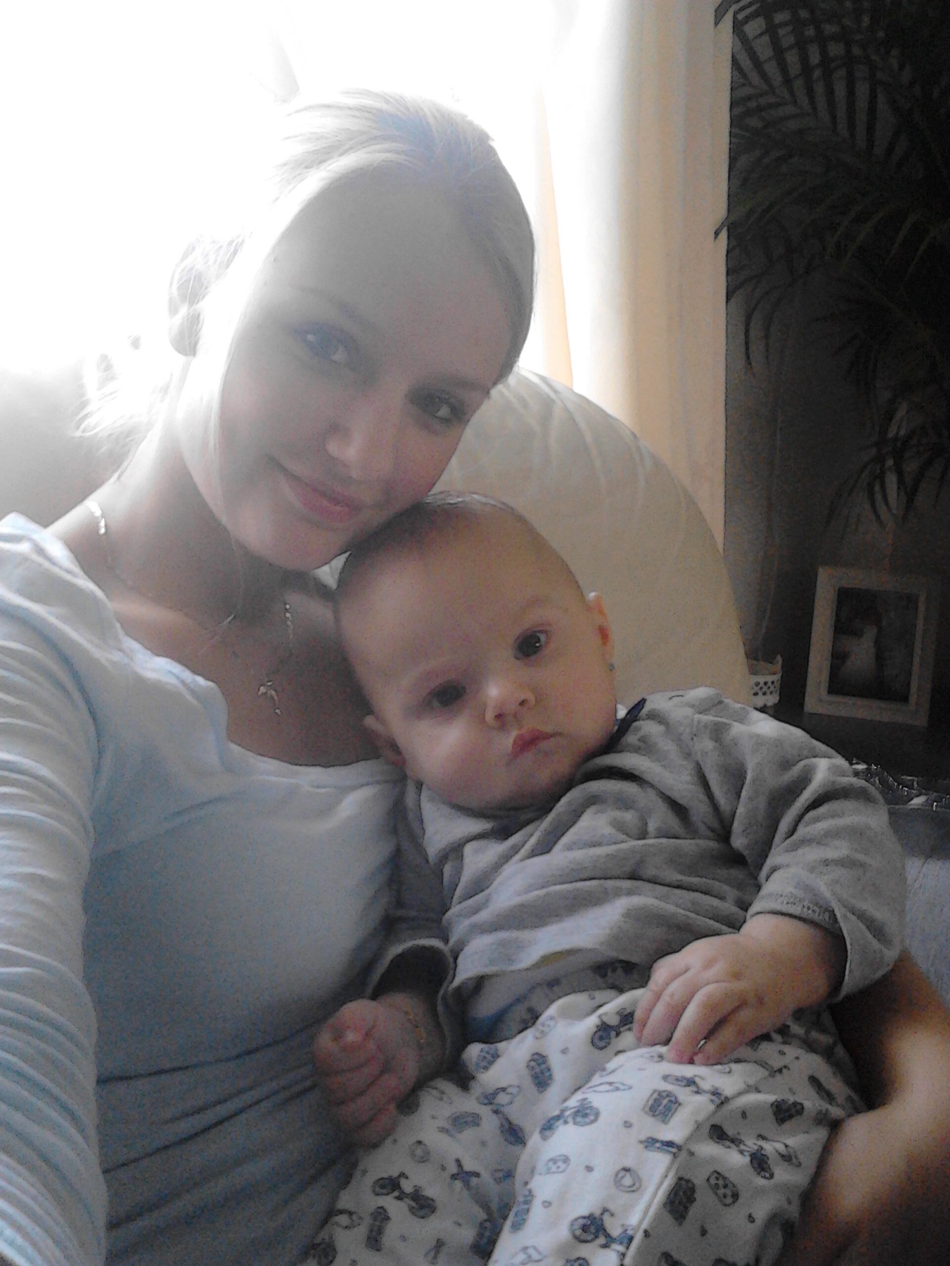 noem me geen barbie want ik vecht als een vent 
 noem me geen hoer want ik bal voor 
 geen cent. ||| 180213 love wesley.