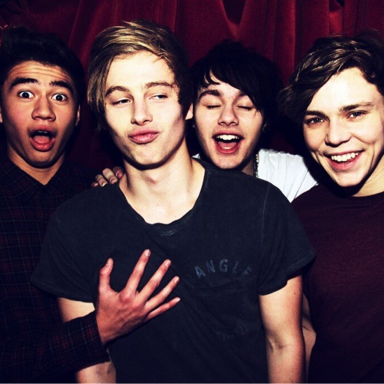Fan Girls are better than detectives,when were mad.We will find out almost anything!
5SOS are my life ❤️✌️